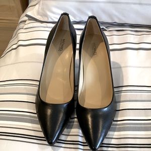Michael Kors black leather pumps